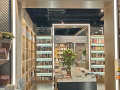 -新华书店(泉城路店)