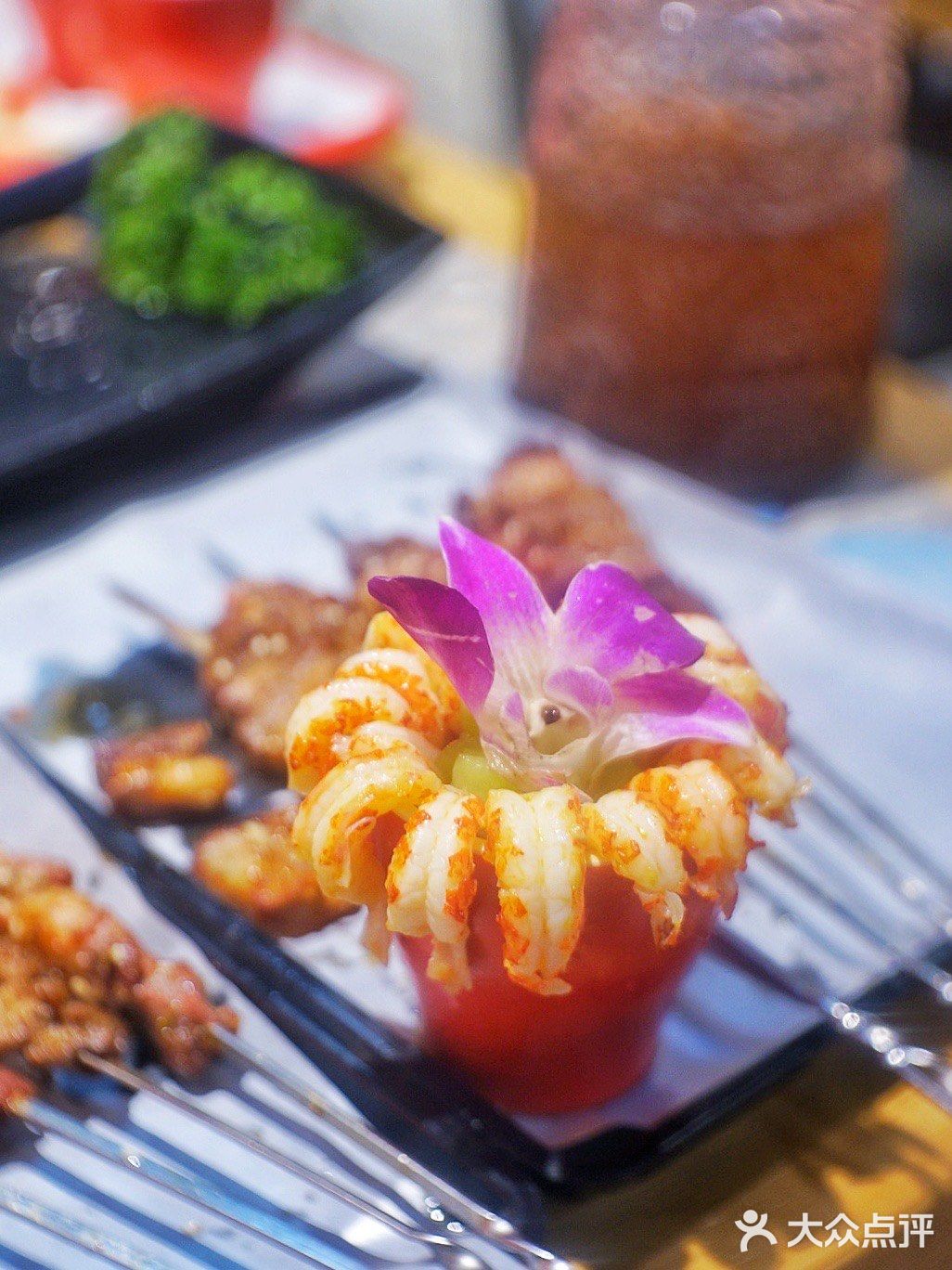 左手撸串右手龙虾！🦞明星打卡的新晋夜宵胜地