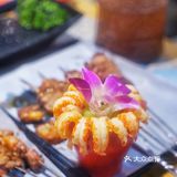 左手撸串右手龙虾！🦞明星打卡的新晋夜宵胜地