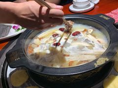 -蜀滋香鲜鱼火锅(黄金路店)