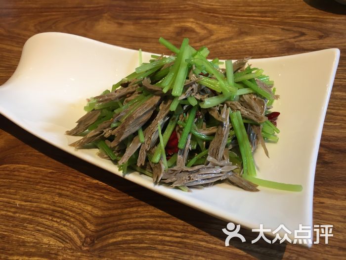 西芹黑腐竹