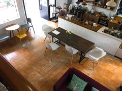 -彳亍咖啡·这里(水湾路店)