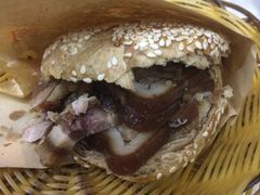 -洪峰浩老北京烧饼夹肉(角门路店)
