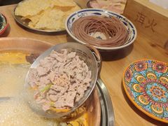-洱火云南酸菜牛肉火锅(石景山当代商城店)