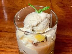 香草冰淇淋-非常时髦餐厅VUE Restaurant(外滩茂悦大酒店)