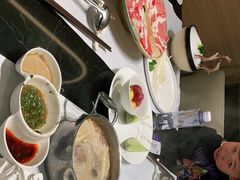 -红鼎豆捞·非遗鲍皇汤火锅(宝丰路店)