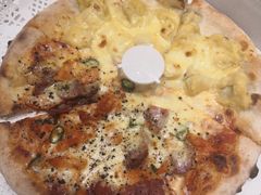 狂野拼榴莲披萨-盘炉forenza·云贵川融合小食堂 ( 钟楼中柳巷店)