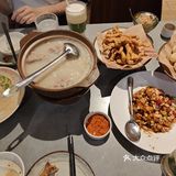 两人餐足够三个人吃。绿豆沙还做了不甜的，非常好