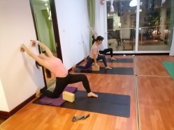 -Yvon yoga 瑜伽·精准体态管理中心