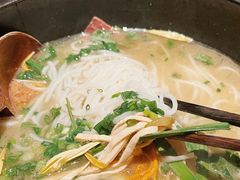 -银米·云南传统过桥米线(双廊黑金冠店)