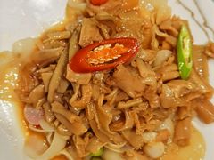 -赶海部落海鲜城(海阳路店)