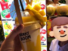 -席娜卡琳火车铁道夜市