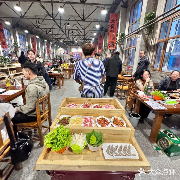 哈尔滨这烤肉店！！真让我开了眼了！