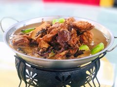 柴鸡炖蘑菇-村东第一家私房菜馆(古北水镇店)