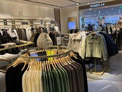 -URBAN REVIVO(济南领秀城贵和购物中心店)