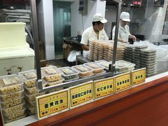面包甜点陈列柜-采芝斋评弹茶馆(观前街店)