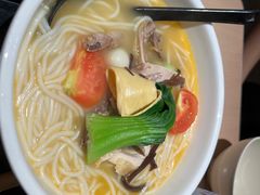 -蒙自源米线大王(东站店)