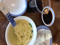 -笑来喜馄饨小笼工坊店(湖滨街店)