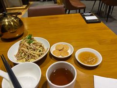 -乐忻皇朝(上海中心大厦店)
