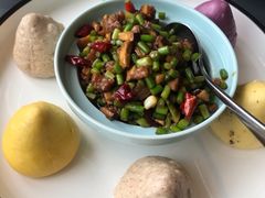 蒜苗牛肉配窝窝头-江宴渔村·鱼鲜土菜(紫荆广场店)