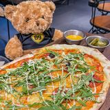 点单不用纠结口味😛一米长披萨满足4️⃣个味道