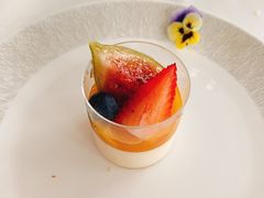 -广州塔卢特斯法国旋转餐厅