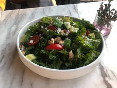 牛油果羽衣甘蓝沙拉-The Rug Cafe(王府中环店)
