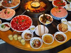 -香佰里鲜货火锅(井研店)