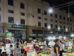 -三亚新鸿港水果一级批发市场