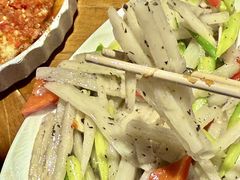 -雀舞云南菜(天津天河城购物中心店)