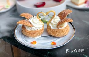 Swan Choux Pastry