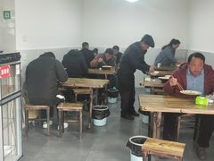 大堂-啊墨江牛烂烀米线
