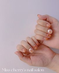 -花系美·美甲美睫精品店