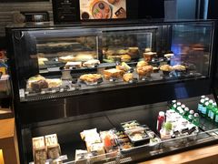 面包甜点陈列柜-星巴克(成都机场T2店)