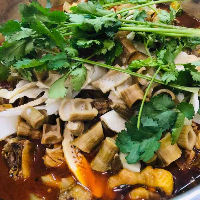 至膳黑竹笋香鸡-"开了很久的一家店了,从我小学,到我现在快.