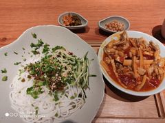 -百春原湖南牛肉粉(百联世纪店)