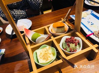 环境： 店在泰华新天地四楼，电影院旁边