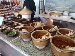 自助调料区-锦厨国际自助餐厅 · 云端景观 (昆明索菲特大酒店)