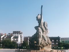 -巴陵广场