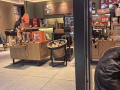 -星巴克臻选(上海中环广场2F店)