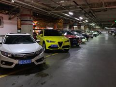 -大润发杨浦店-停车场