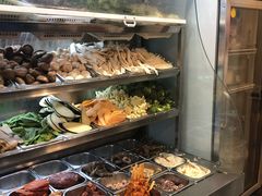 -愉肴麻辣香锅(中山路店)