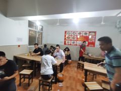 大堂-老字号杨坡红油米线腊汁肉夹馍(东四道巷店)