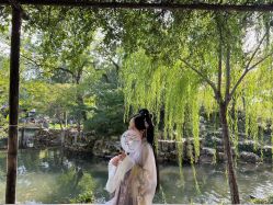 -一揽芳华汉服旗袍体验馆(拙政园店)