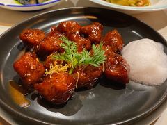红酒泡沫牛仔粒-荟廷·晶萃(陆家嘴尚悦湾店)