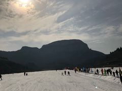 -济南卧虎山滑雪场