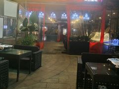 门面-何师烧烤·香辣蟹·川菜·30年老品牌(太古里旗舰店)