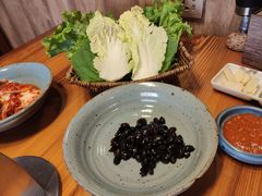 -草家酱蟹炭火烤肉店(珲春南路一店)