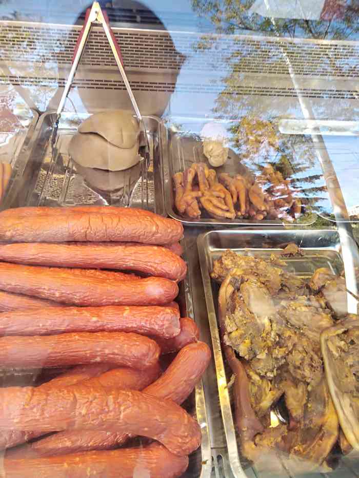 波尼亚(贵州路直营店)-"想吃辣鸡脖就顺手在最近的波尼亚贵州路直营.