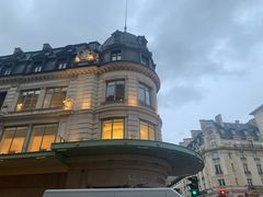 -乐蓬马歇百货公司(Rive Gauche)